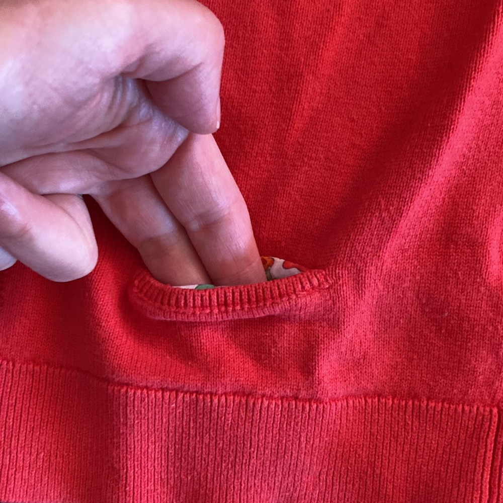 Navarro red cardigan sweater with puff sleeves and floral lines pockets - Picture 3 of 6